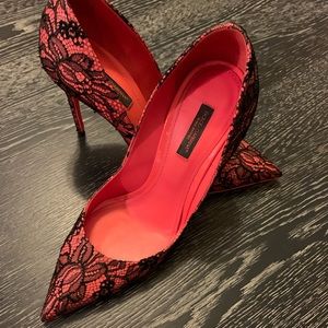 Dolce&Gabbana - Coral with Black Lace Pumps